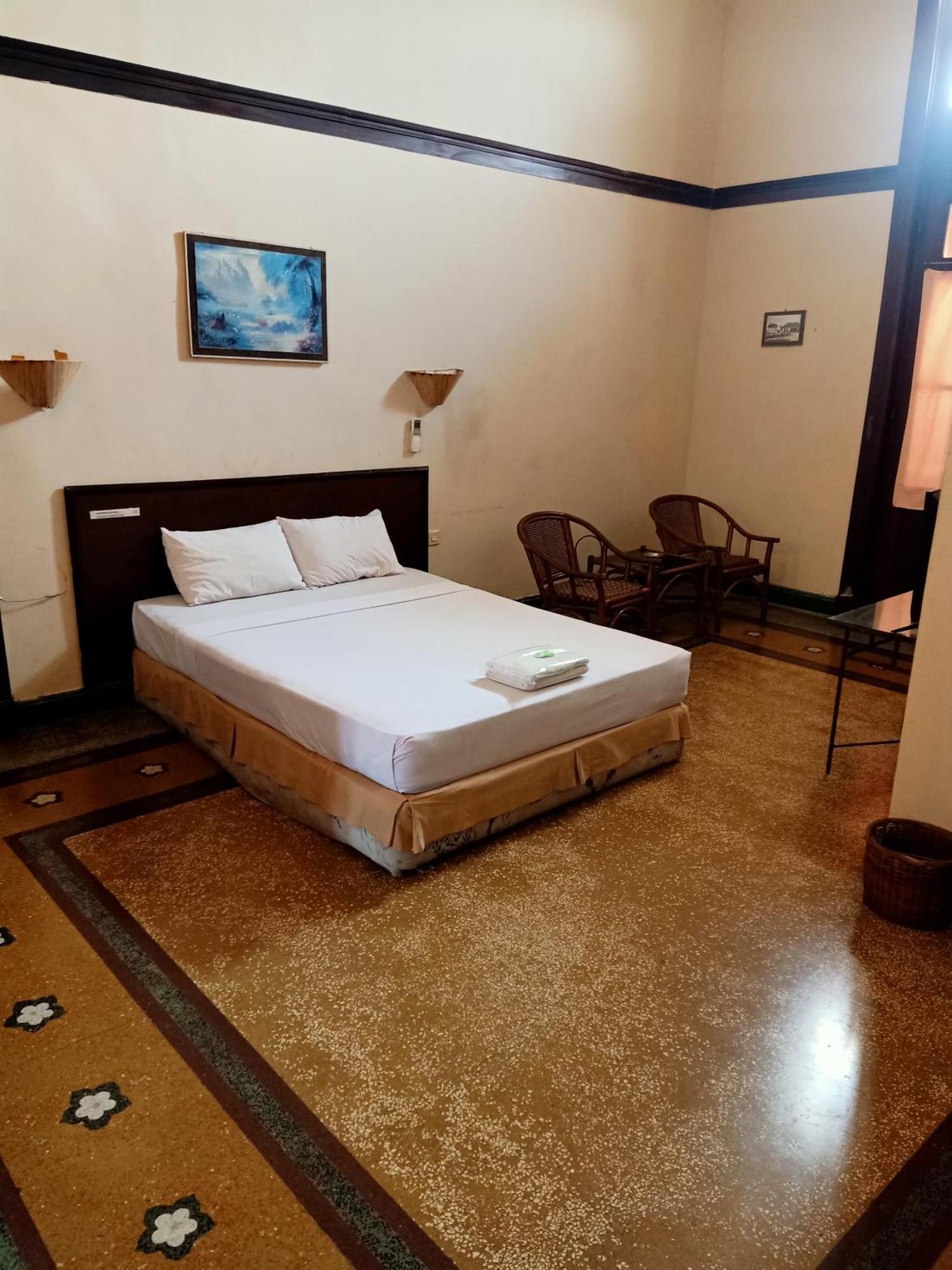 Hotel Niagara Lawang Bagian luar foto