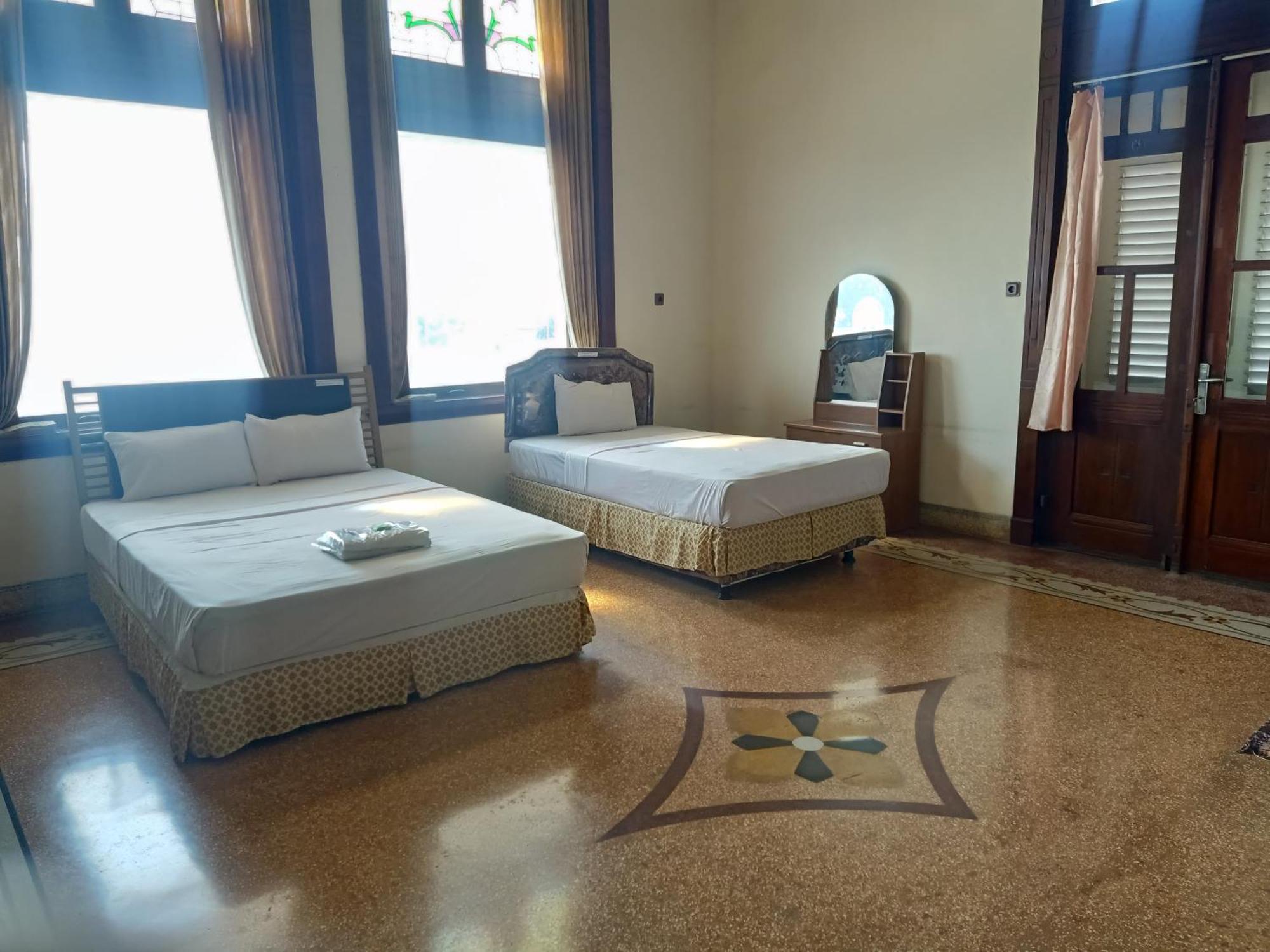 Hotel Niagara Lawang Bagian luar foto